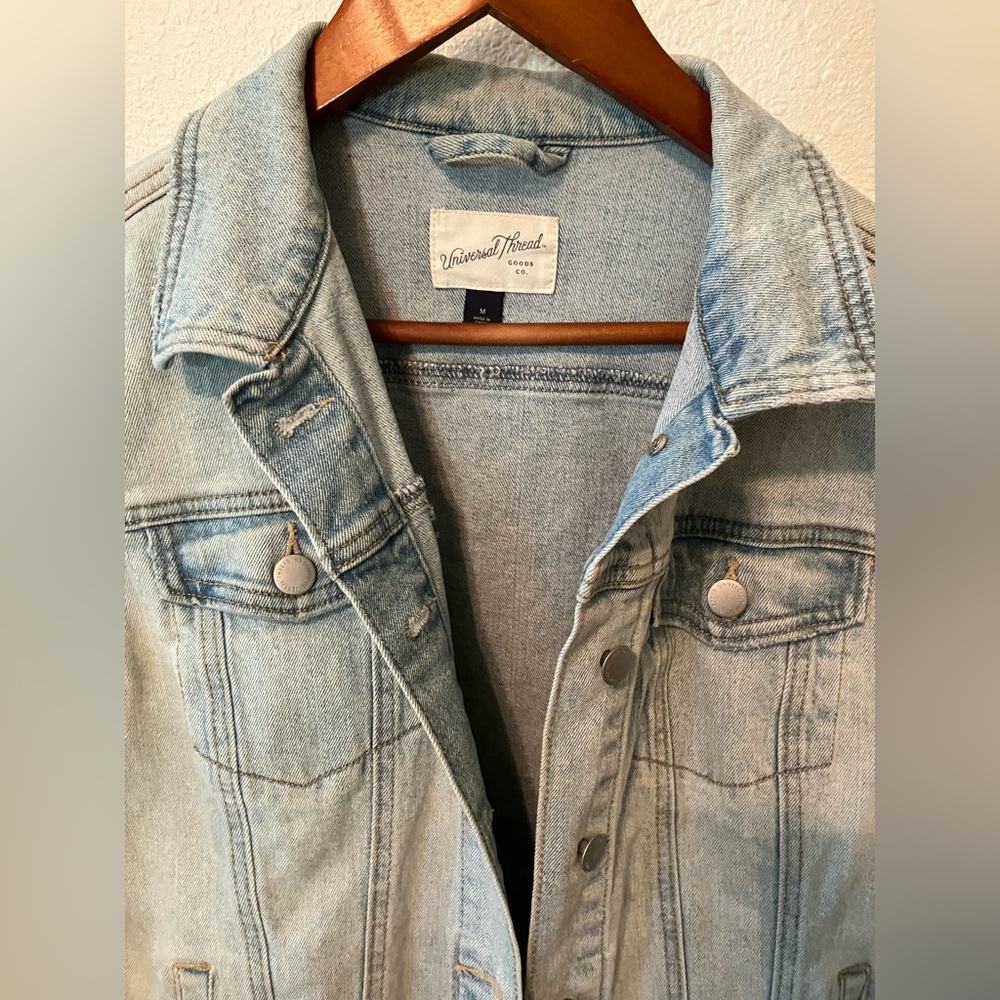 Universal Thread Faded Blue Jean Jacket - Picture 2 of 5